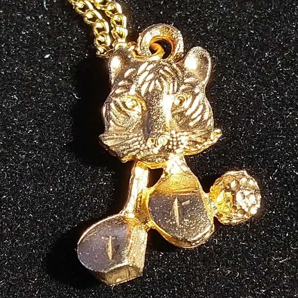 Gold plated necklace 16in. Tiger Woods play on words